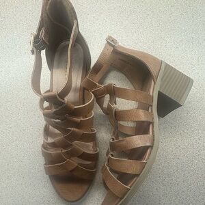 Ladies XOXO wedge heels size 5